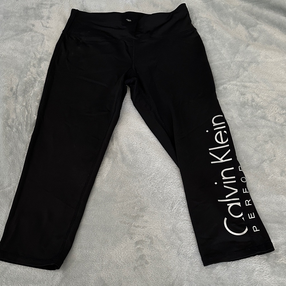 Calvin Klein Black performance 3/4 Leggings size medium women’s